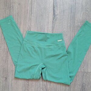 51💚 Gymshark x Whitney Simmons Collab scrunch Leggings 💚